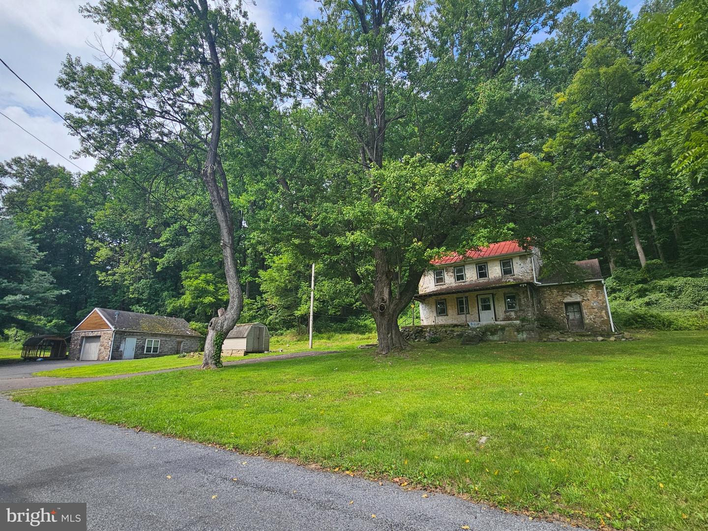 107 Bethesda Property Photo 4