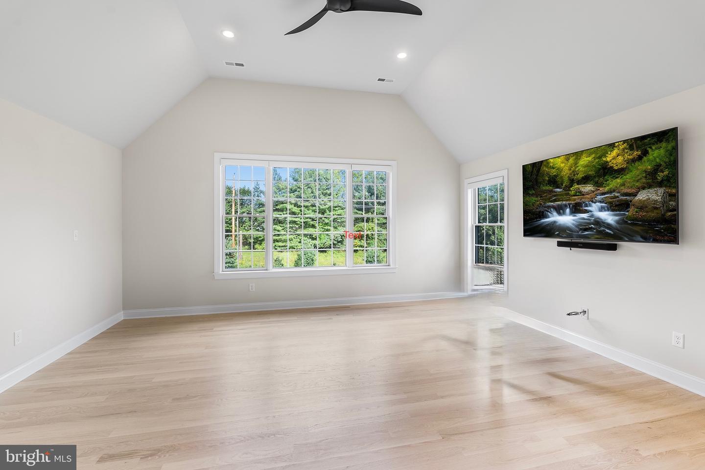 2 Barnwood Cir Property Photo 27