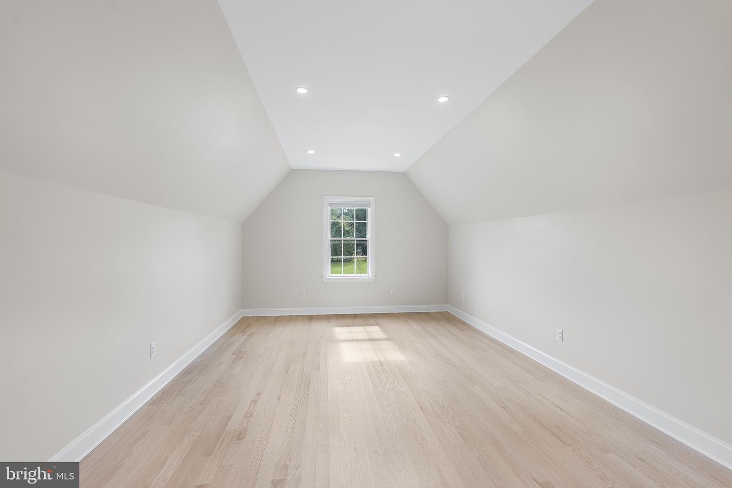 2 Barnwood Cir Property Photo 33