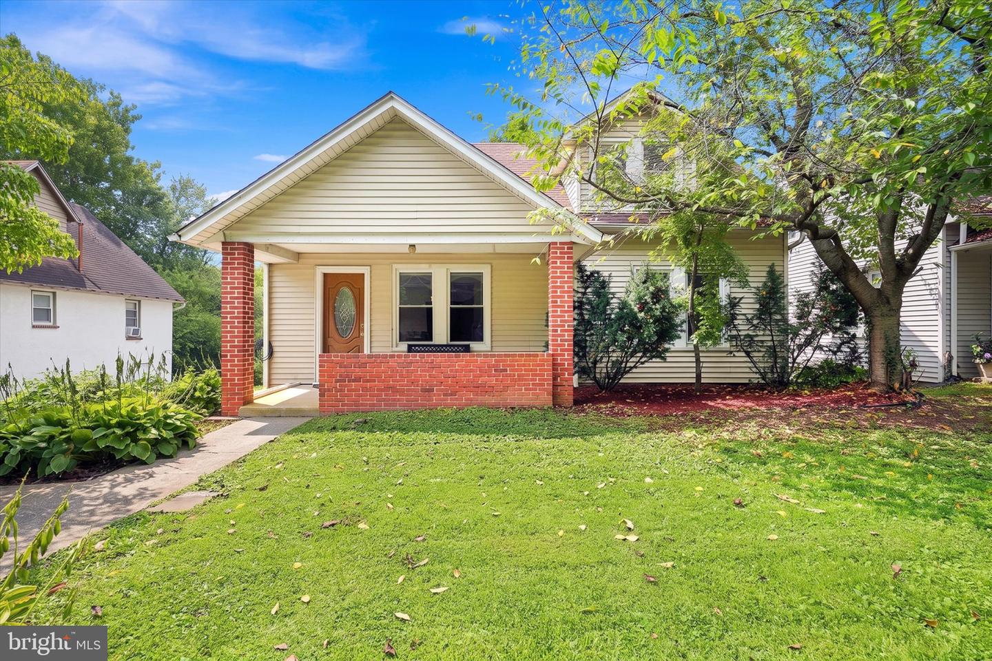 216 N MILL RD