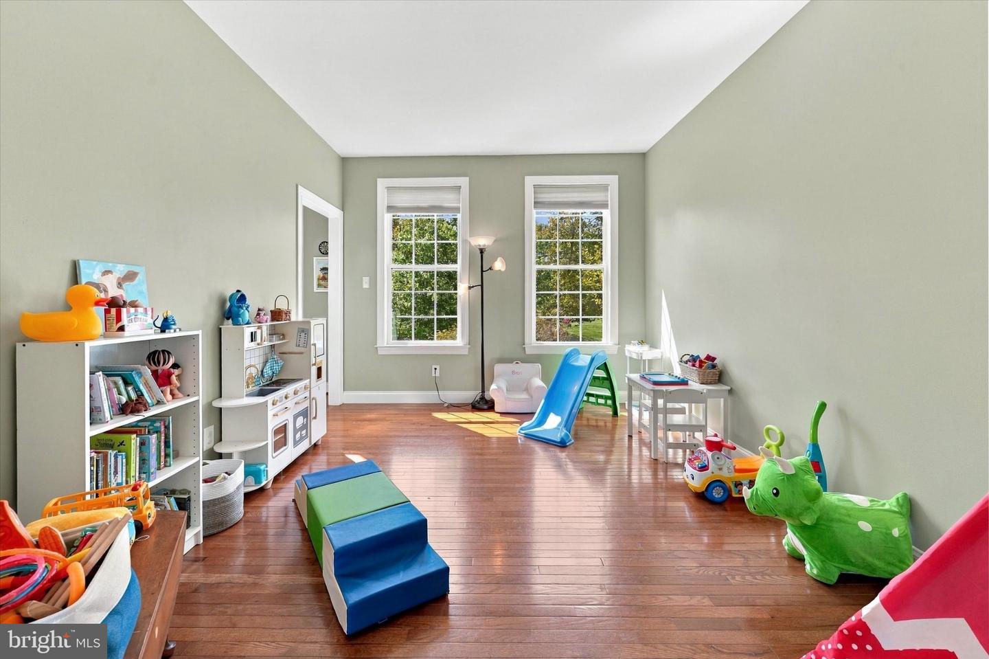 100 Jefferson Blvd Property Photo 12
