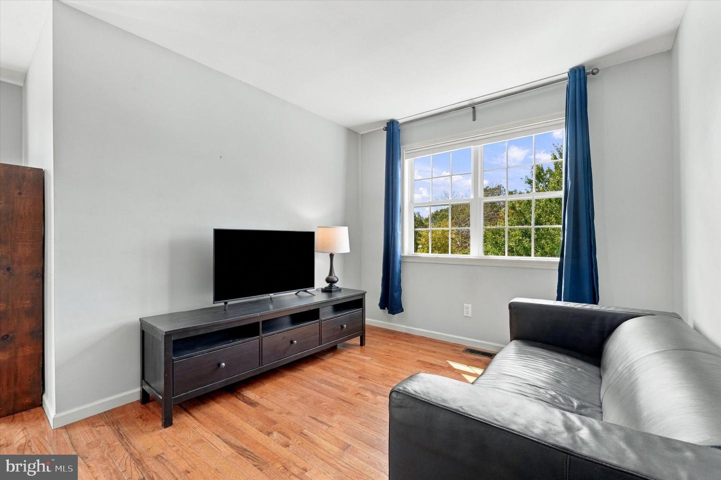 100 Jefferson Blvd Property Photo 18