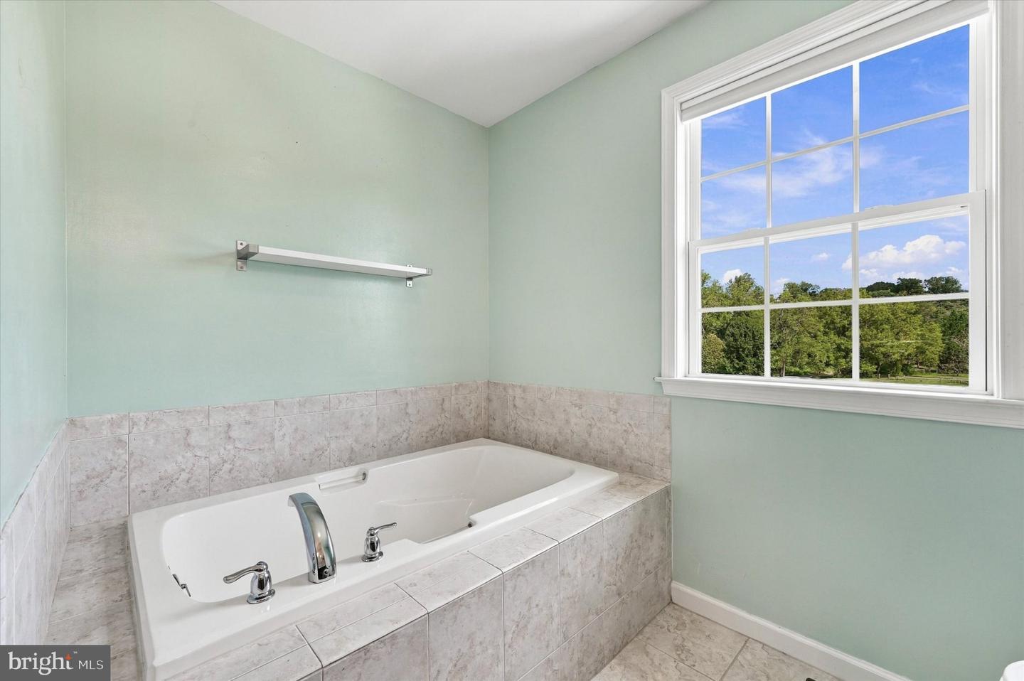 100 Jefferson Blvd Property Photo 21