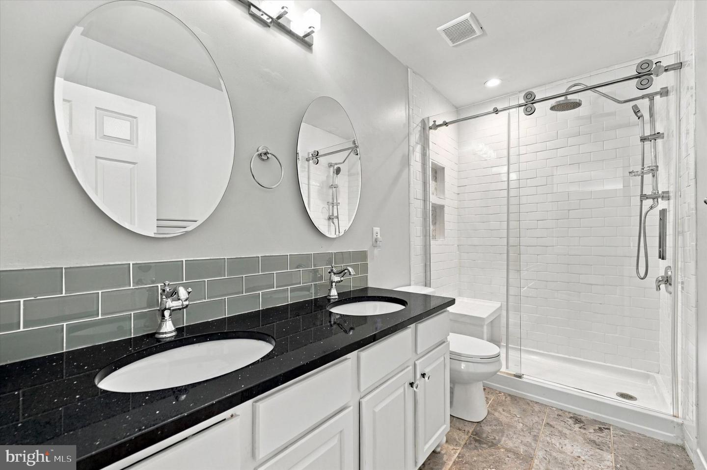 100 Jefferson Blvd Property Photo 27