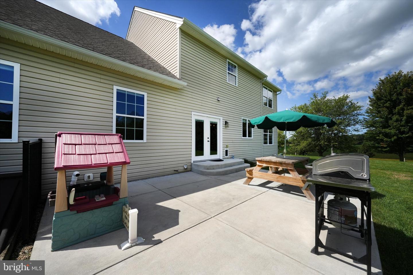 100 Jefferson Blvd Property Photo 35
