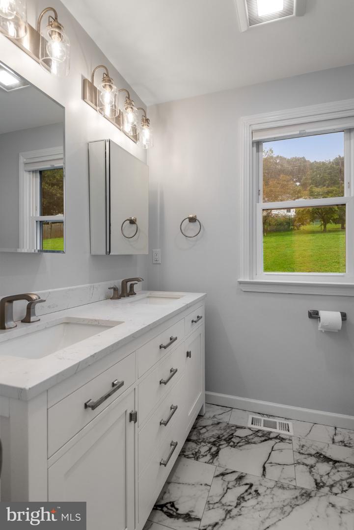 46 Village Way Property Photo 16
