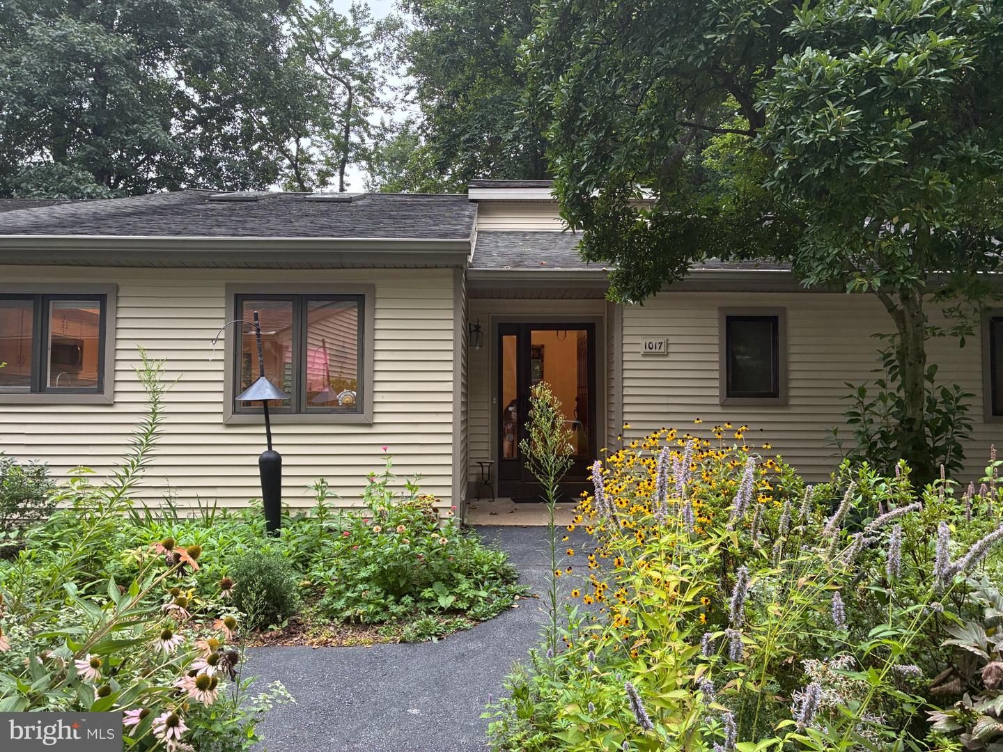 1017 Kennett Way Property Photo 1