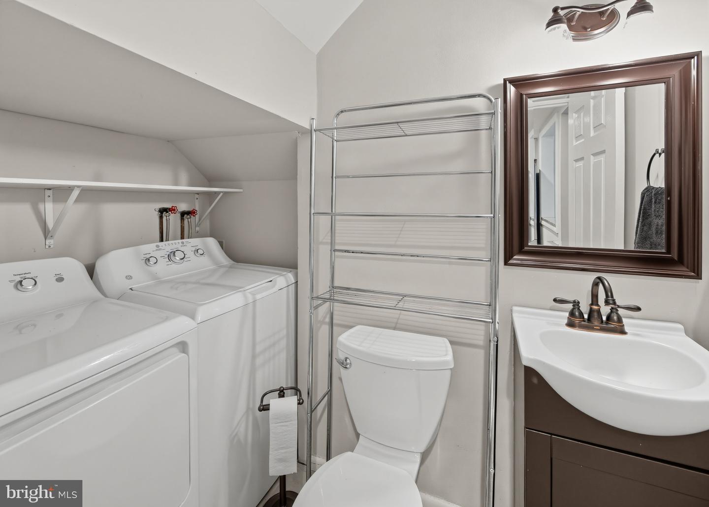 207 Walnut Hill Rd #b #2 Property Photo 11