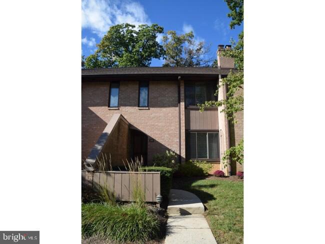 112 WOODGATE LN #2 Property Photo 1