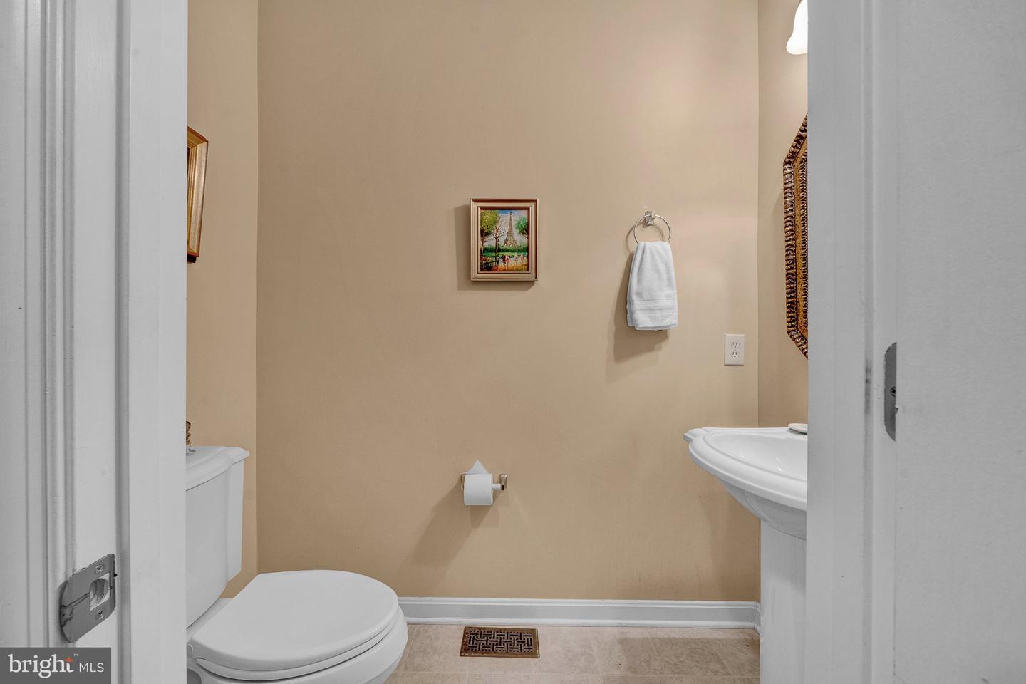 646 Churchill Rd Property Photo 28