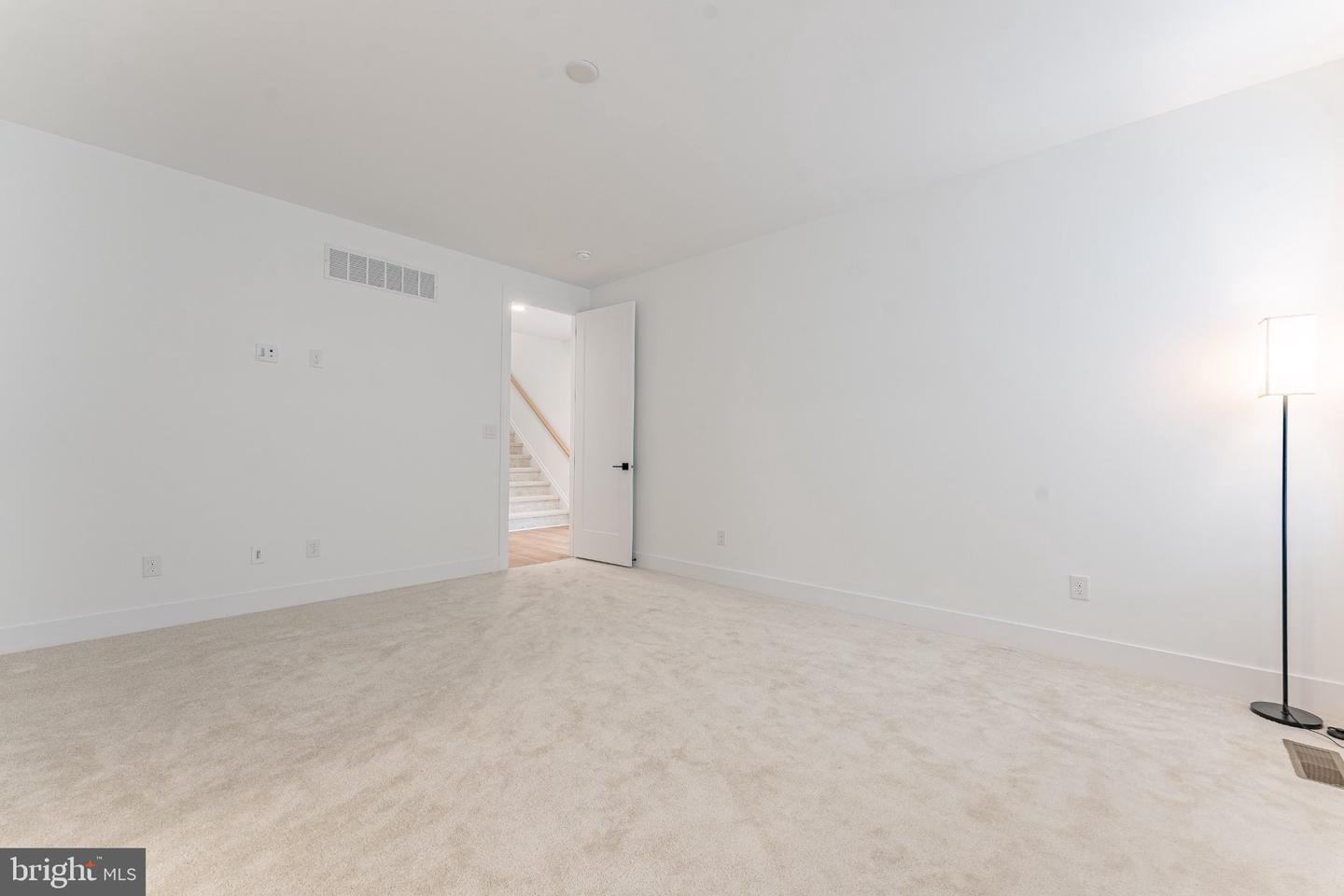 544 Anfield Rd Property Photo 22