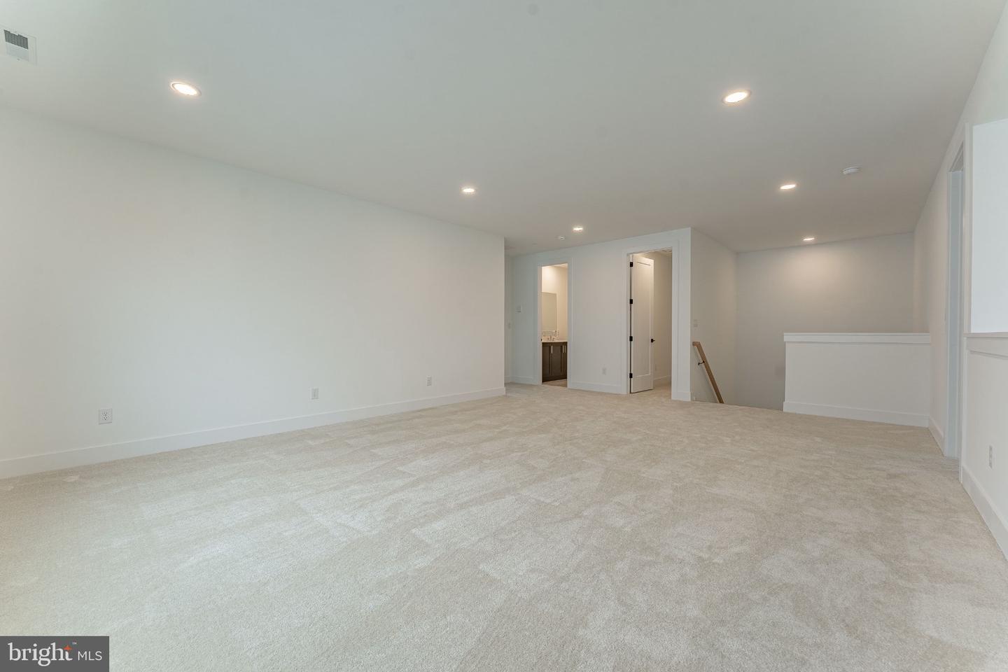 544 Anfield Rd Property Photo 32