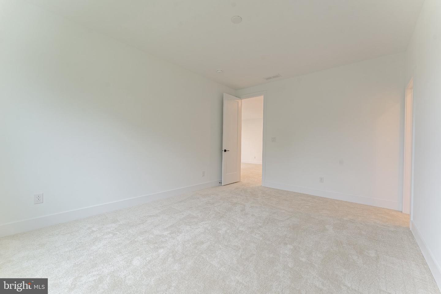 544 Anfield Rd Property Photo 35