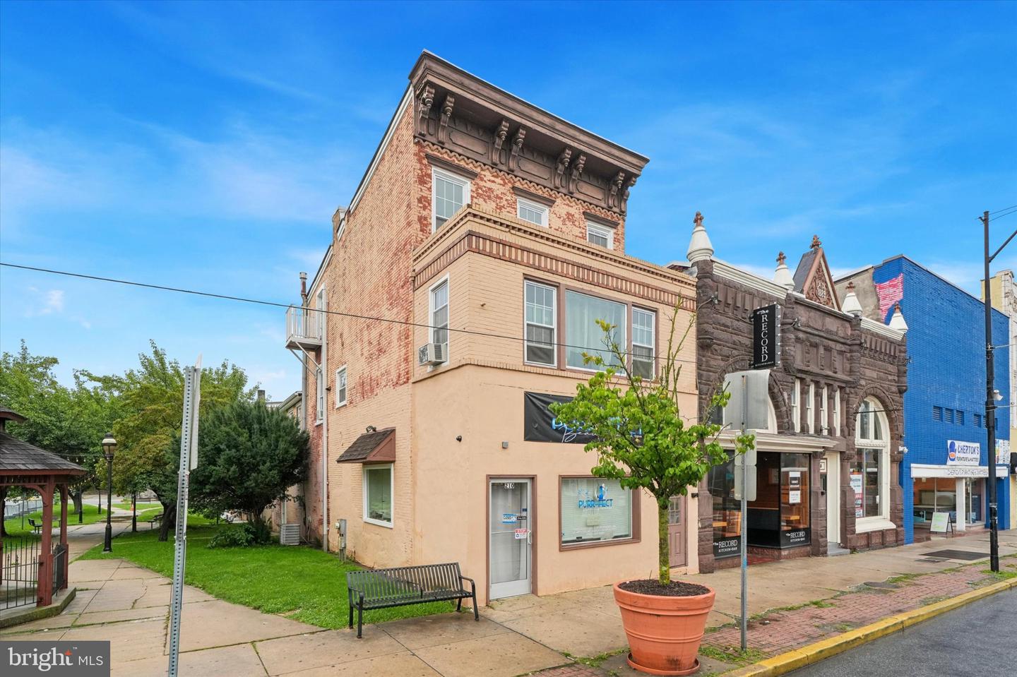 208 E Lincoln Hwy #2 Property Photo 3
