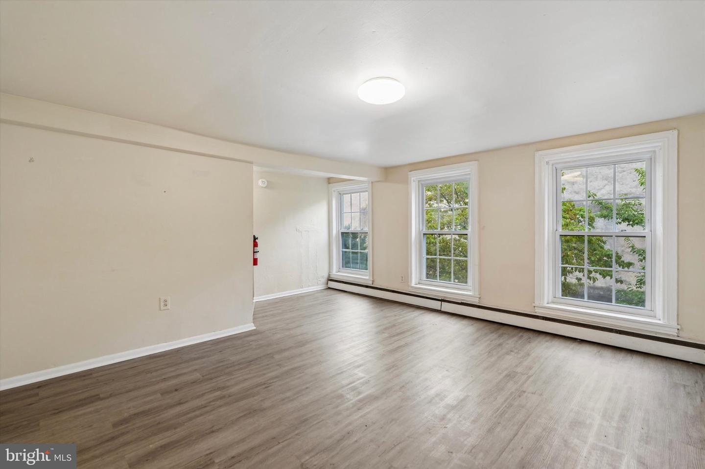 208 E Lincoln Hwy #2 Property Photo 6