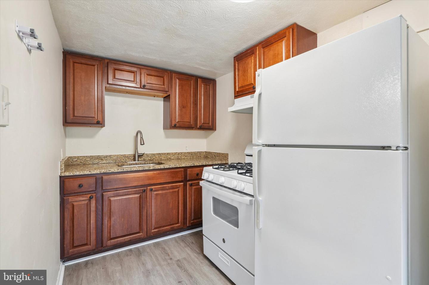 208 E Lincoln Hwy #2 Property Photo 7
