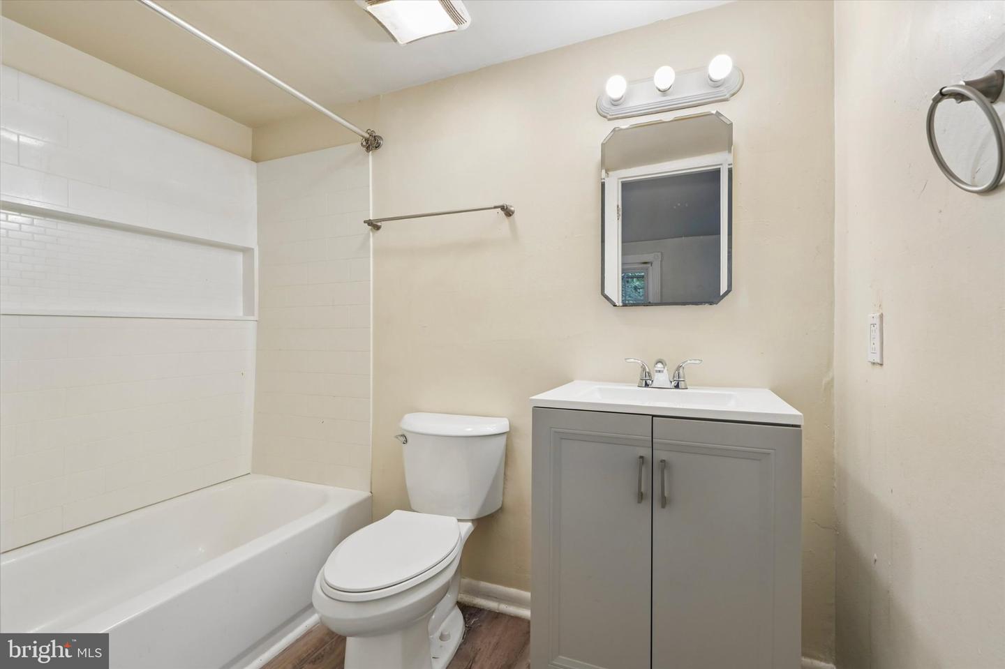208 E Lincoln Hwy #2 Property Photo 14