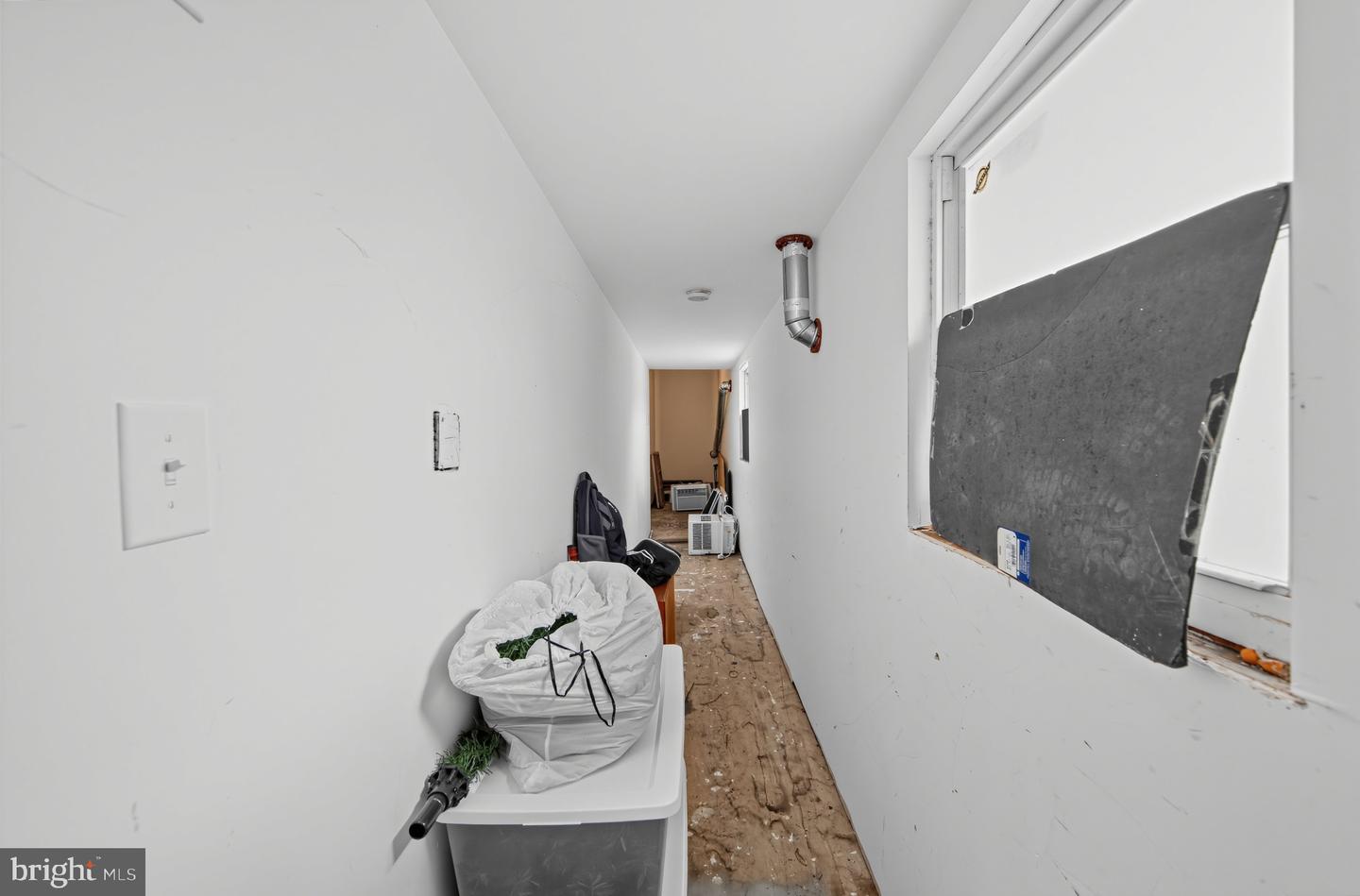111 W State St Property Photo 37