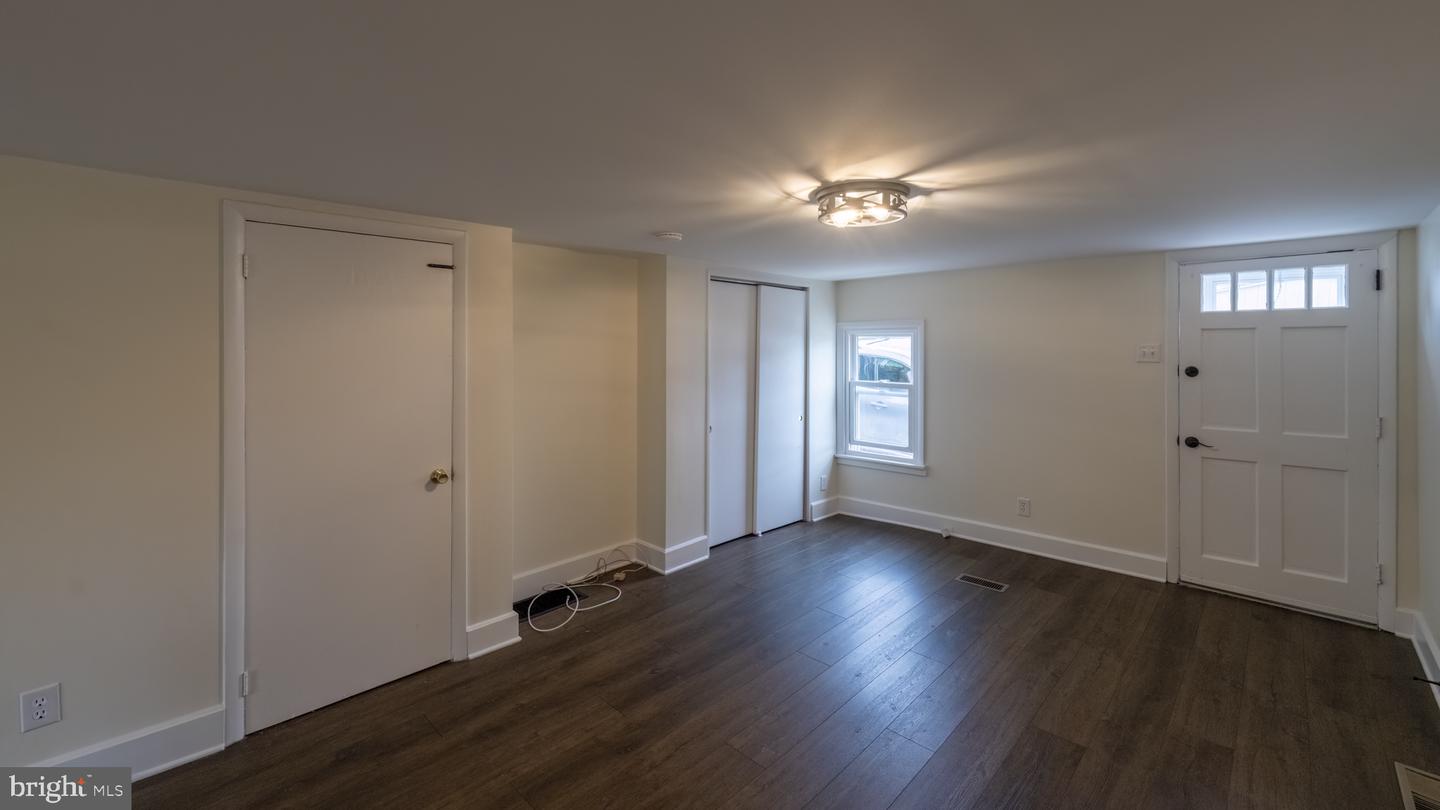 218 Ann St Property Photo 6