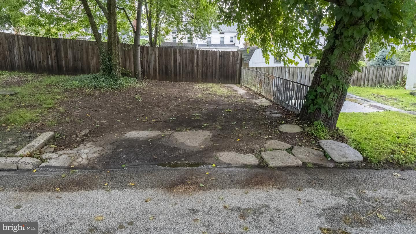 218 Ann St Property Photo 26