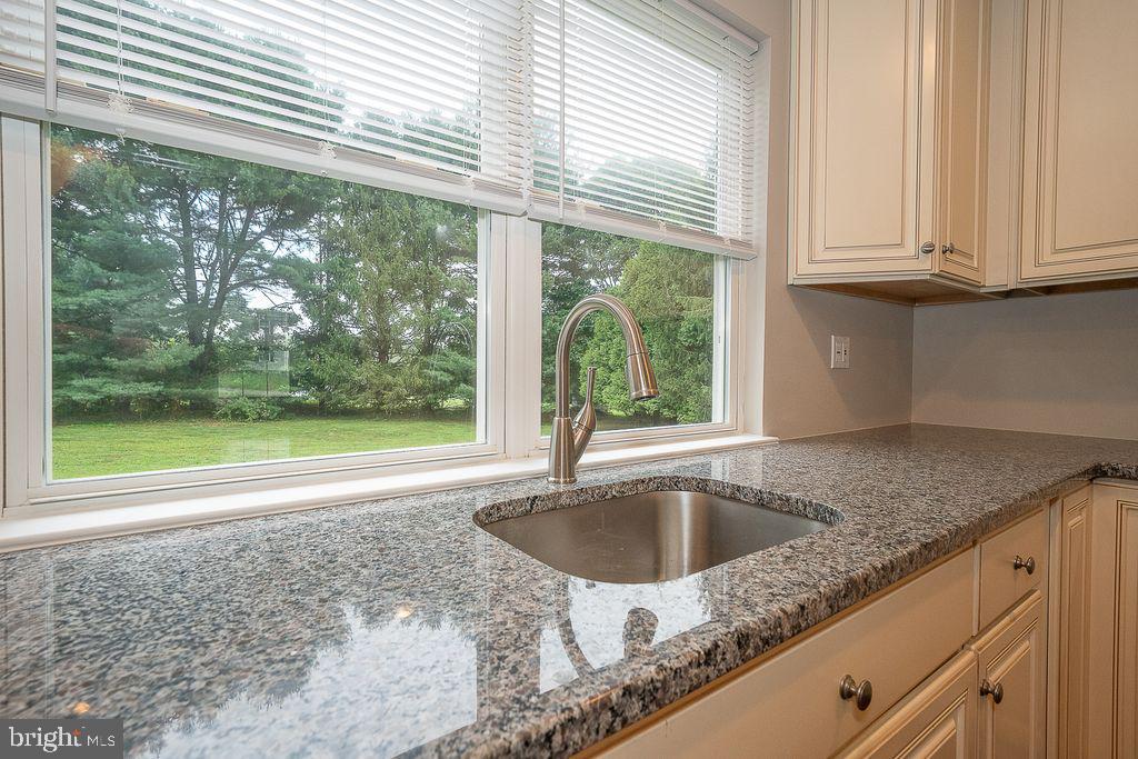 335 Trotters Way Property Photo 6