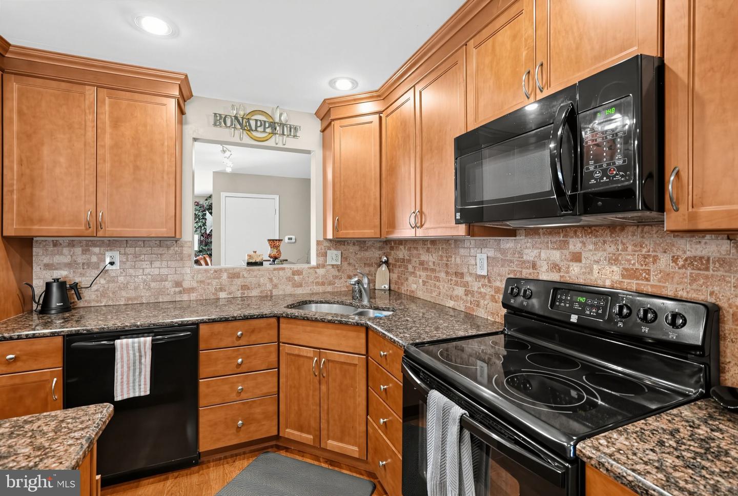 403 Carmarthen Ct Property Photo 6