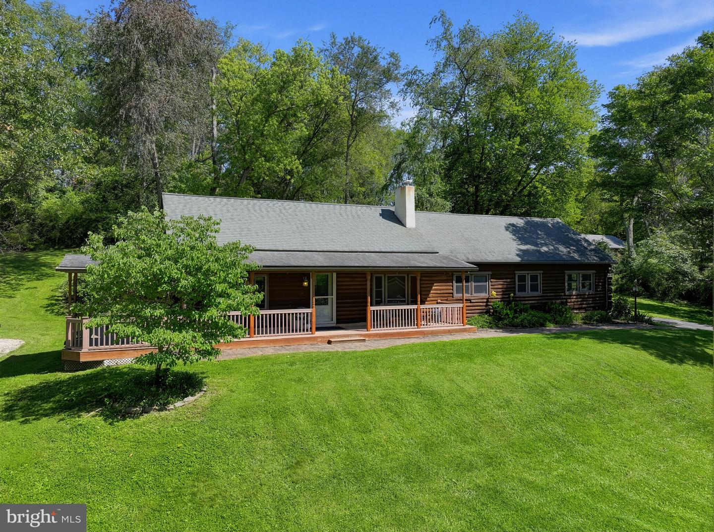750 N Reeds Rd Property Photo 3