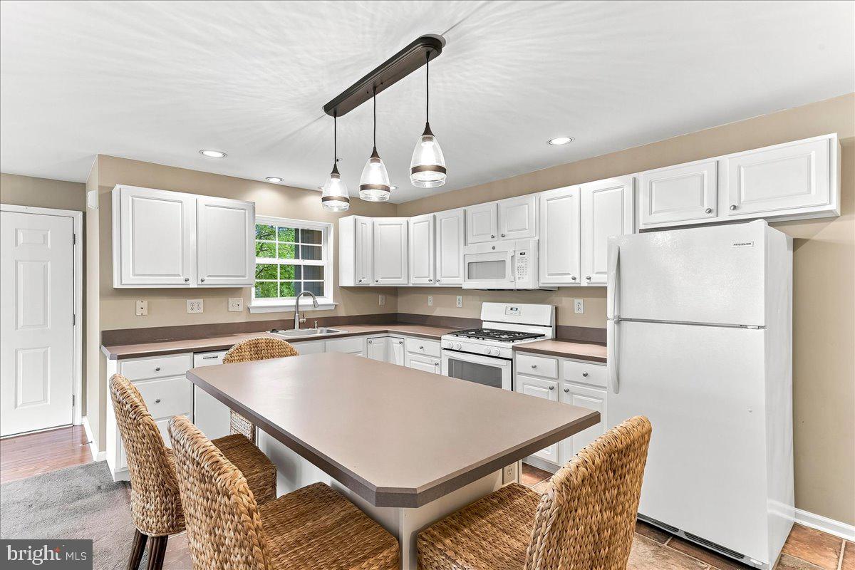 347 Huntington Ct #19 Property Photo 8