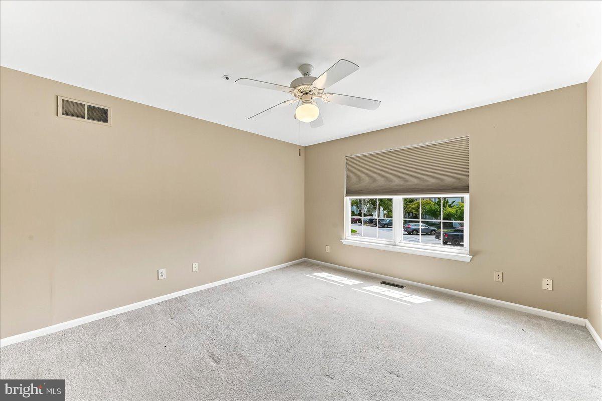 347 Huntington Ct #19 Property Photo 12