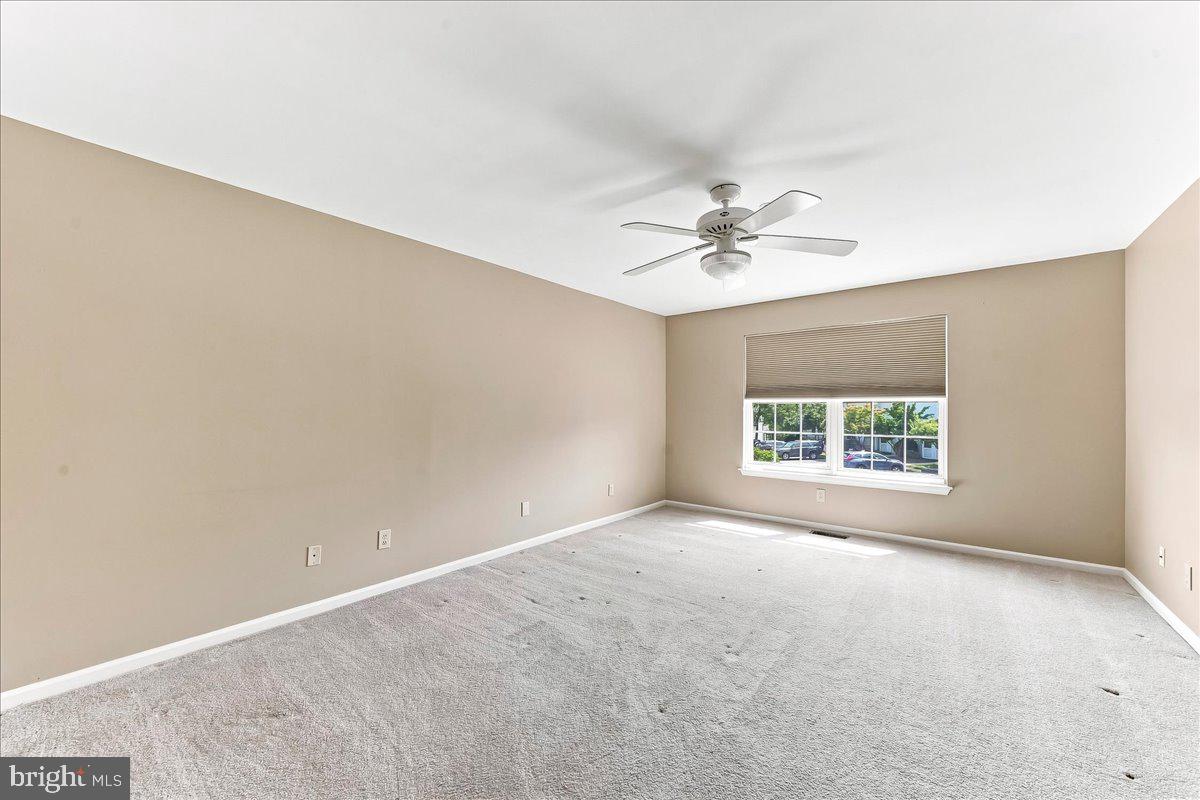 347 Huntington Ct #19 Property Photo 13