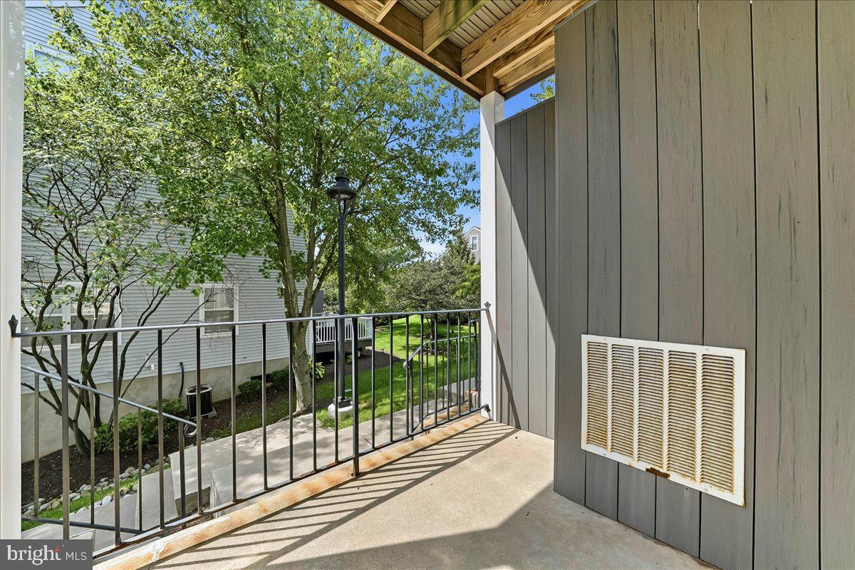 347 Huntington Ct #19 Property Photo 19