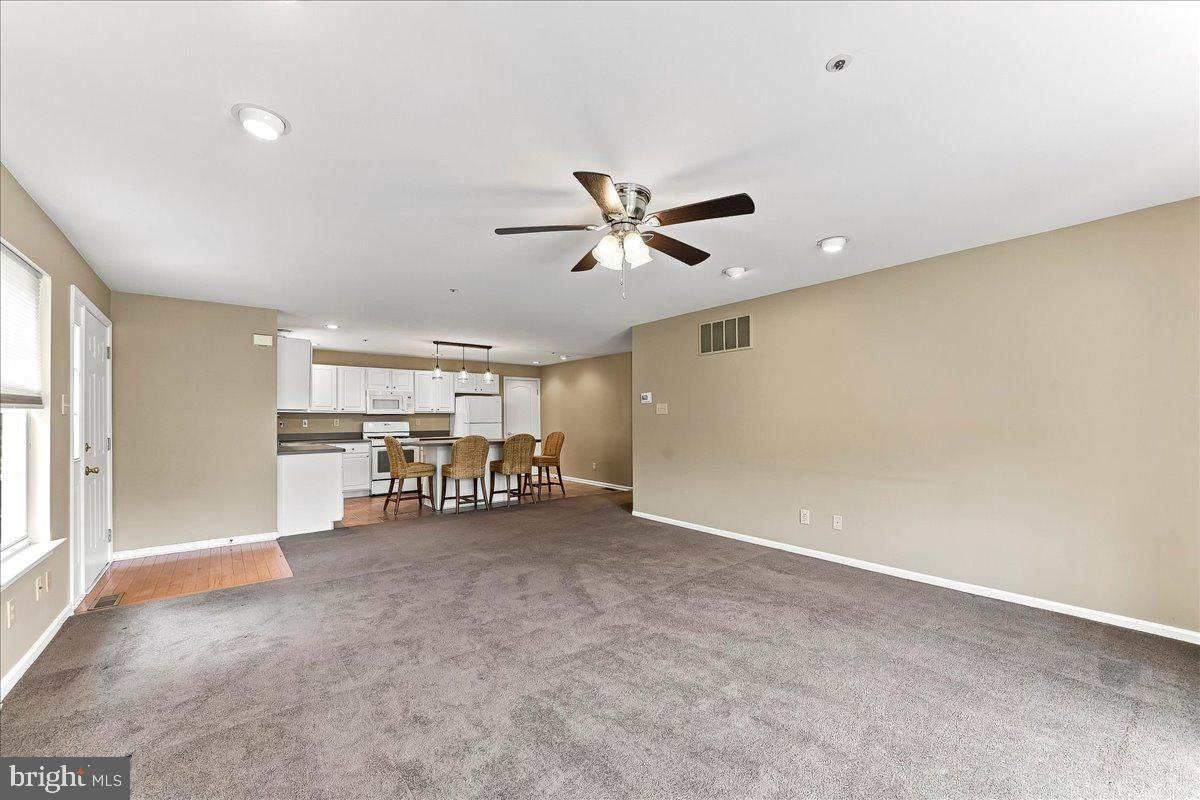 347 Huntington Ct #19 Property Photo 27