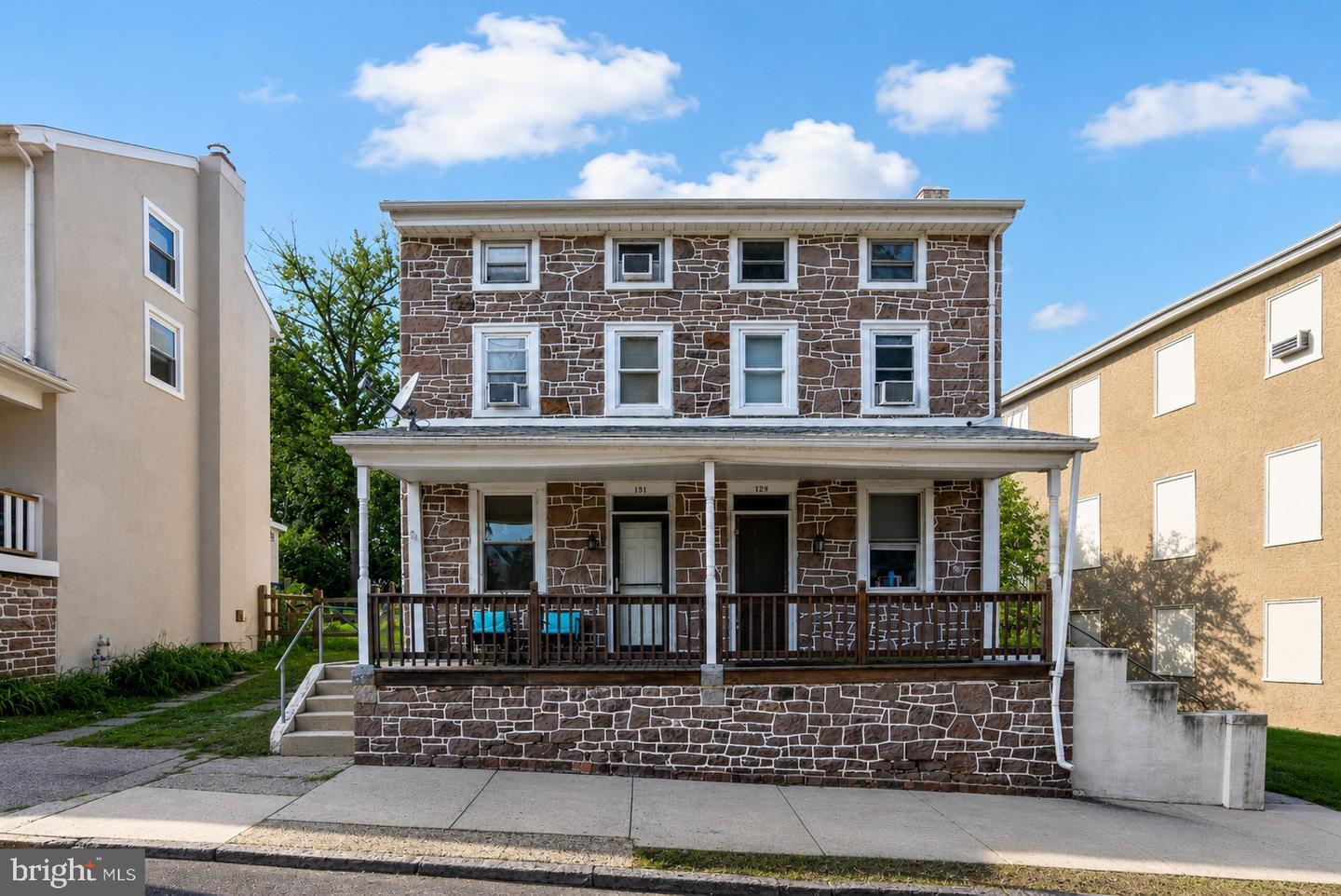 129 Hall St Property Photo 1