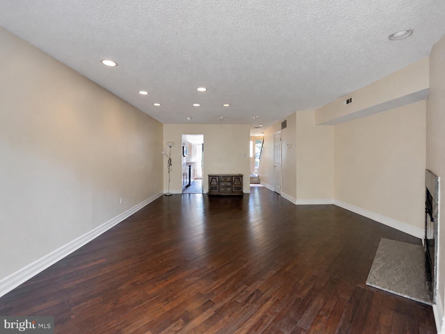 326 Brigade Ct Property Photo 9
