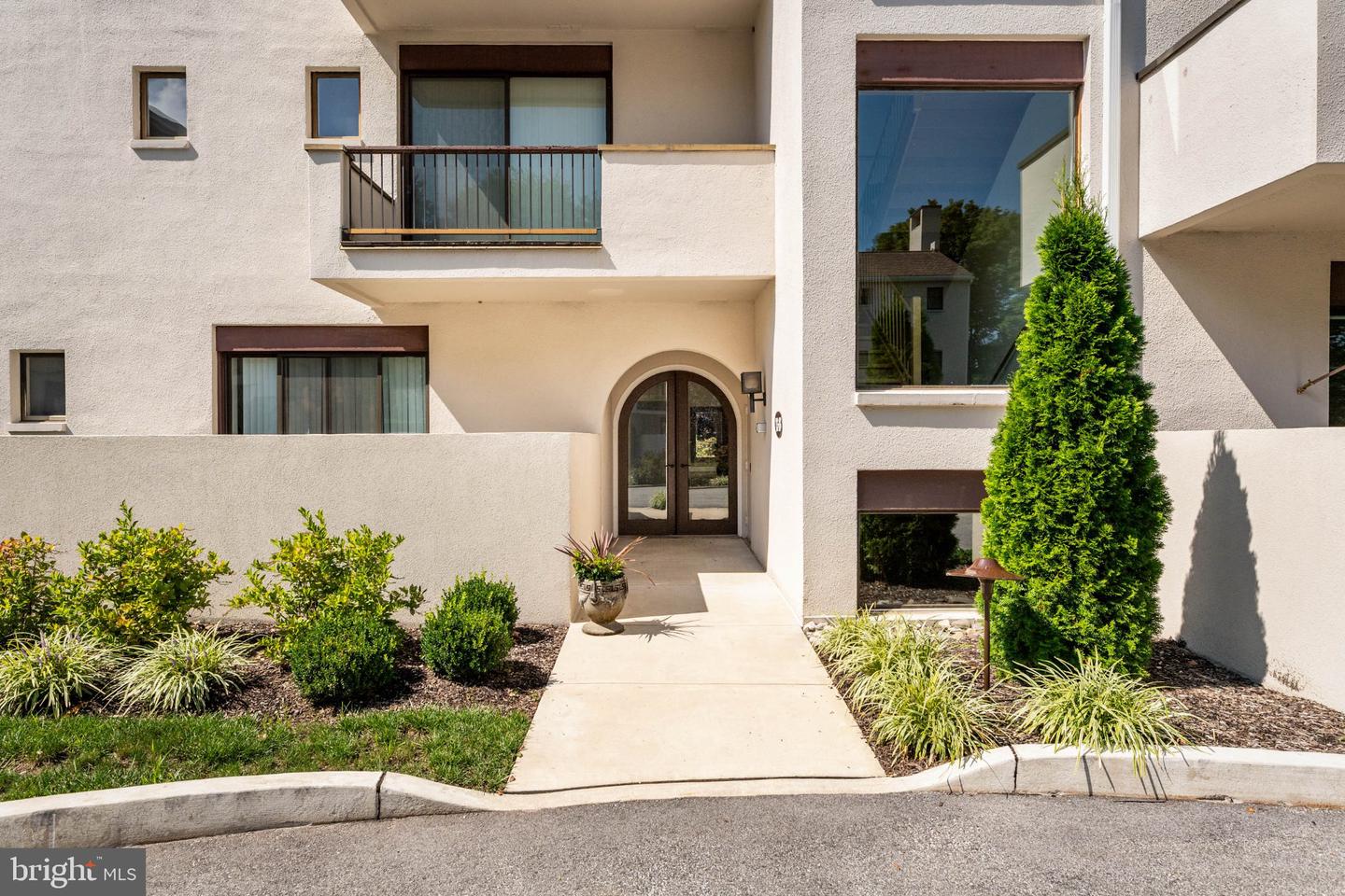 14 Chamond #14 Property Photo 2