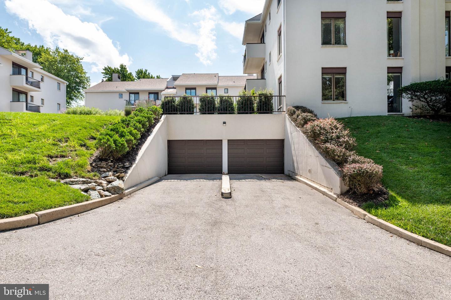 14 Chamond #14 Property Photo 24