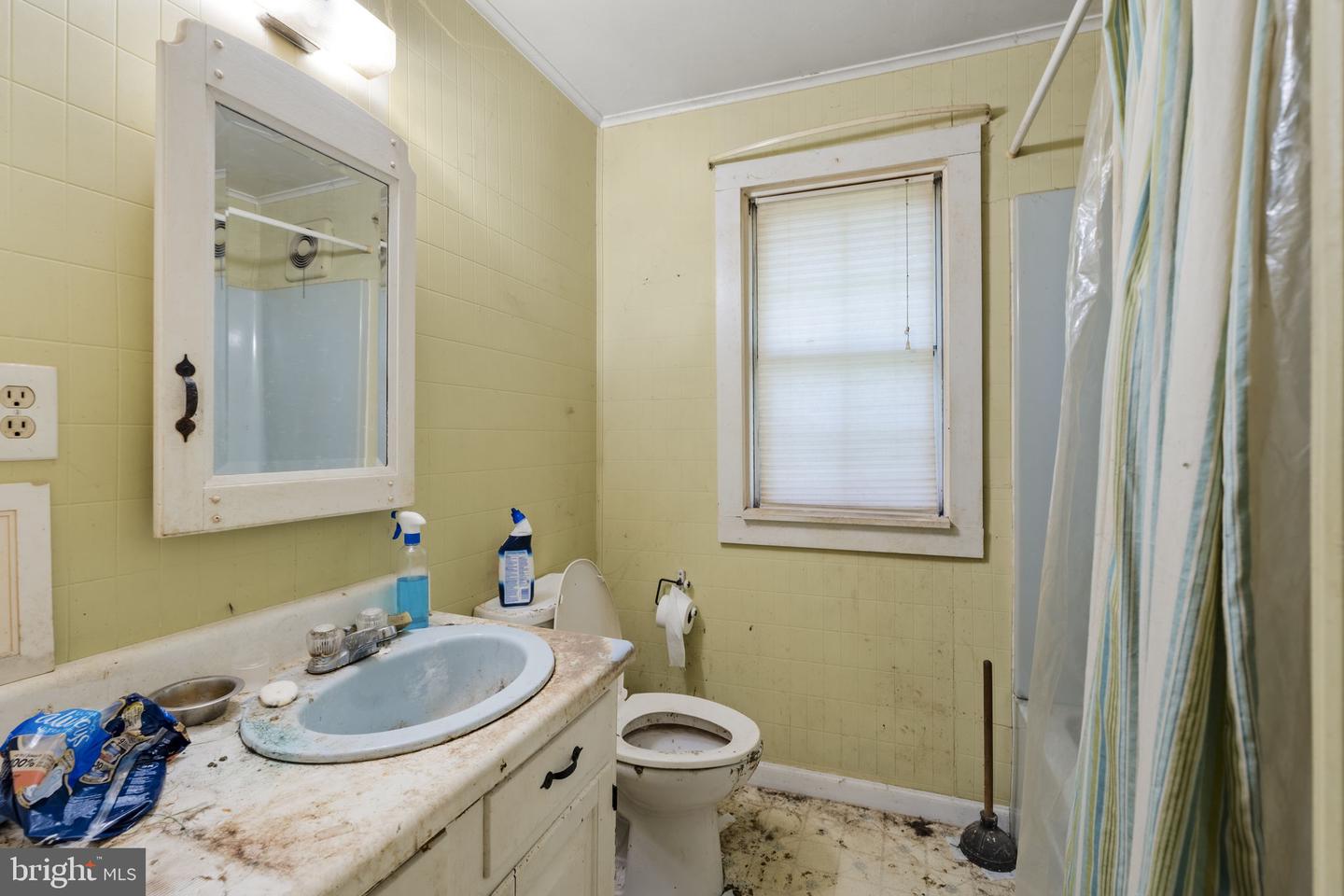 142 Oak Ln Property Photo 33