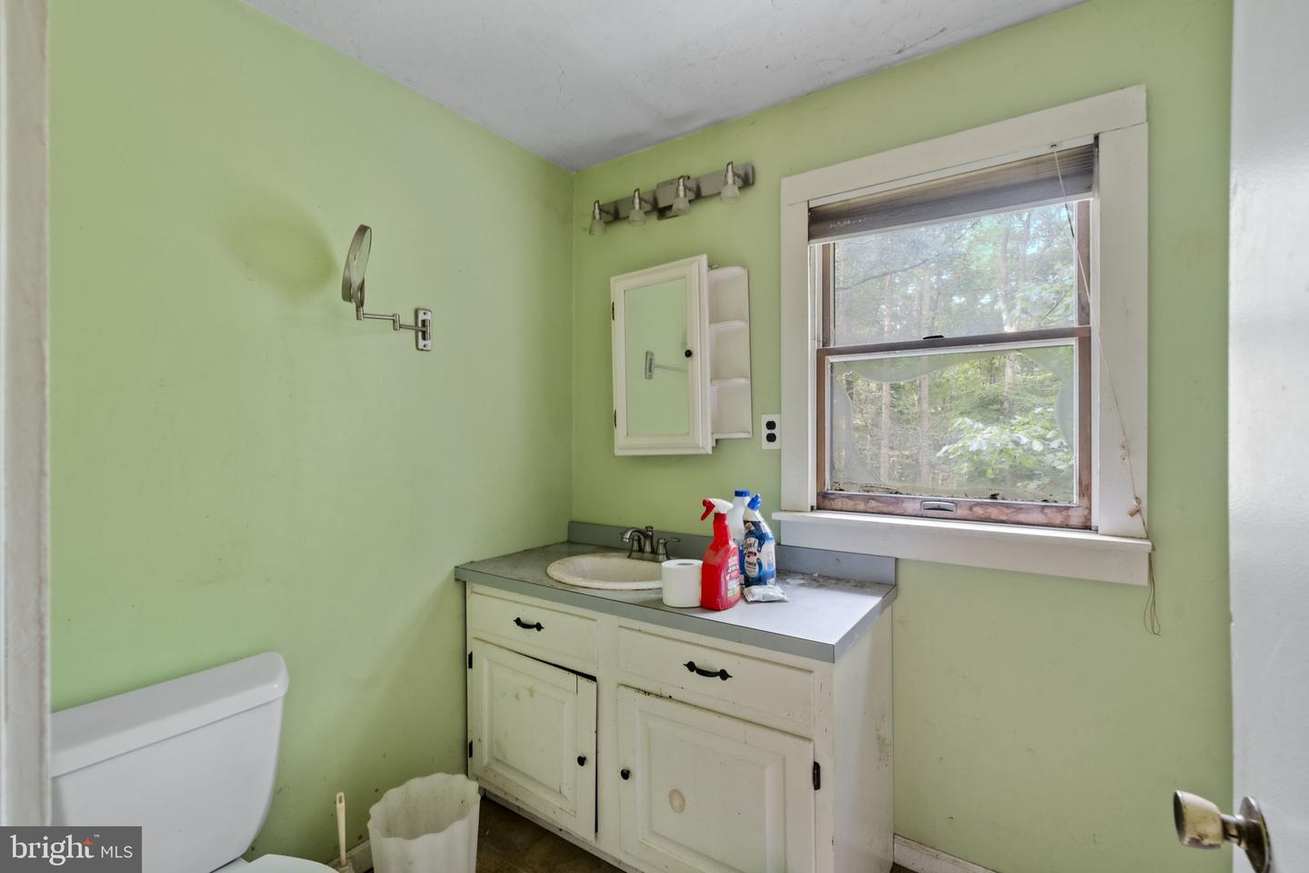142 Oak Ln Property Photo 36