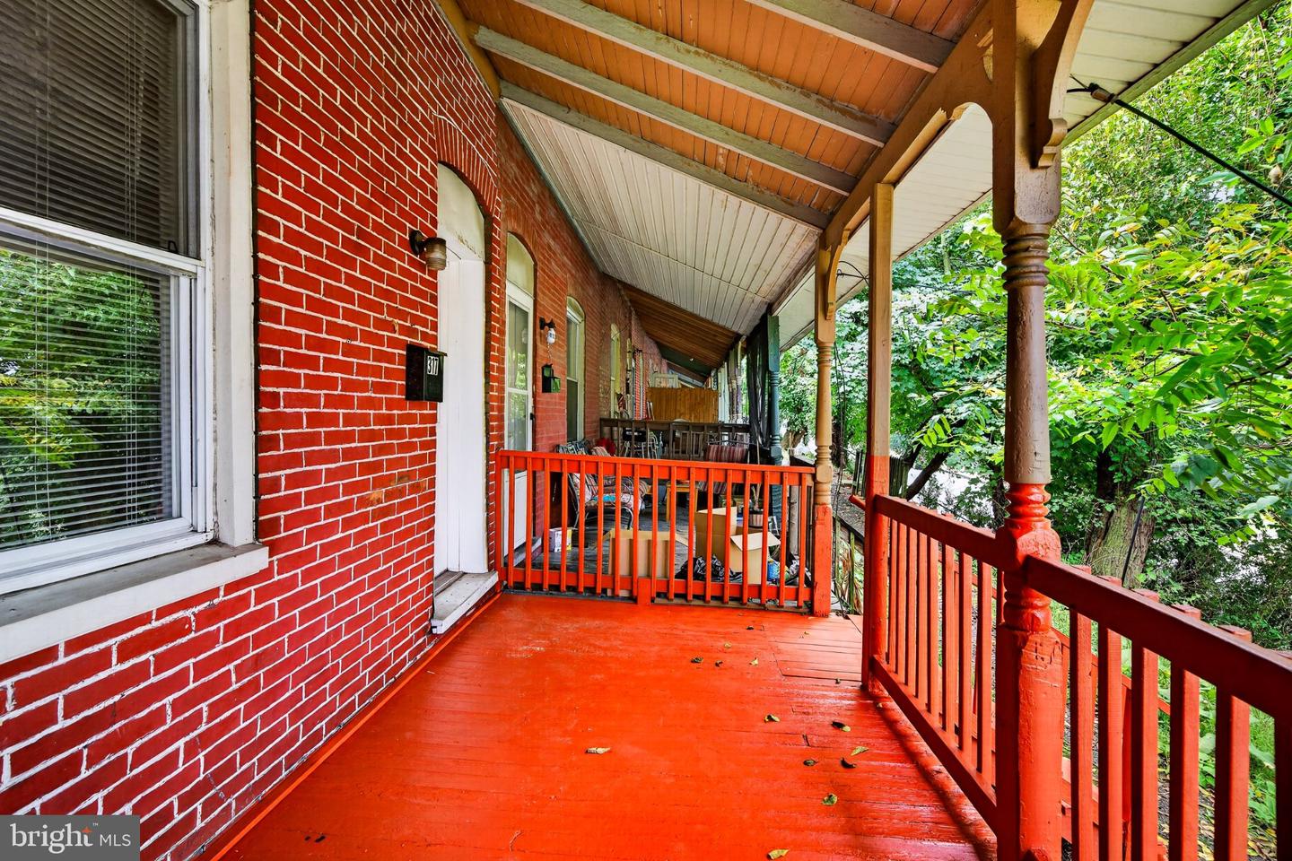 317 S 1st Ave Property Photo 5