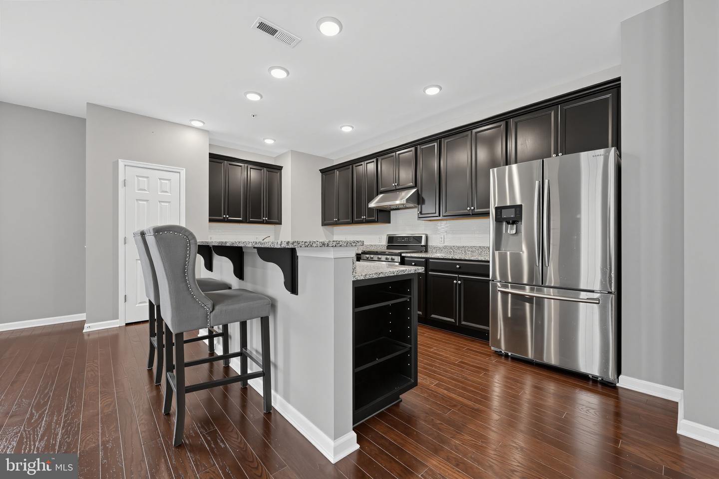 710 Sun Valley Ct Property Photo 5