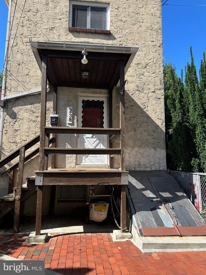 238 W GAY ST #REAR APT Property Photo 1