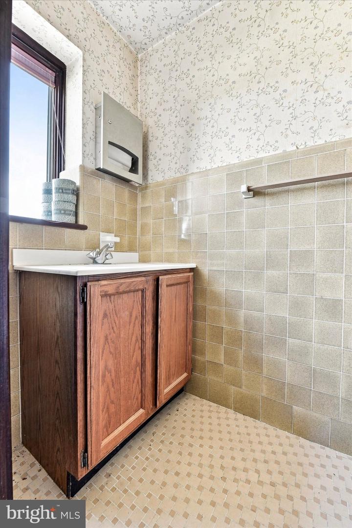 949 E Swedesford Rd Property Photo 18