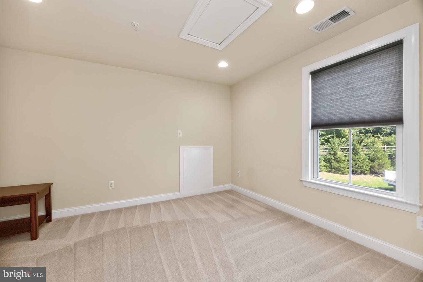 607 Cliff Ln Property Photo 26