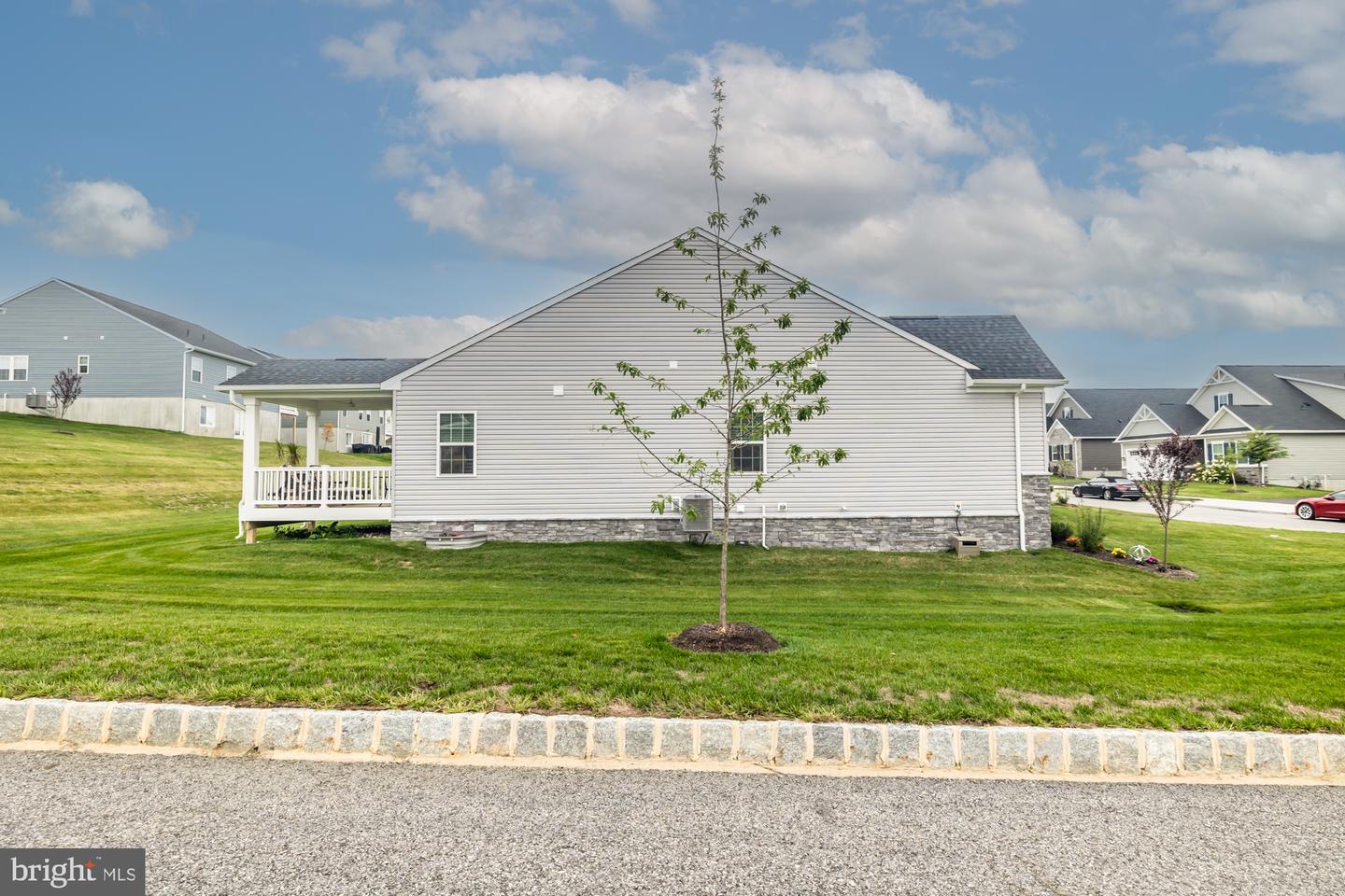 1206 Gilray Dr Property Photo 3