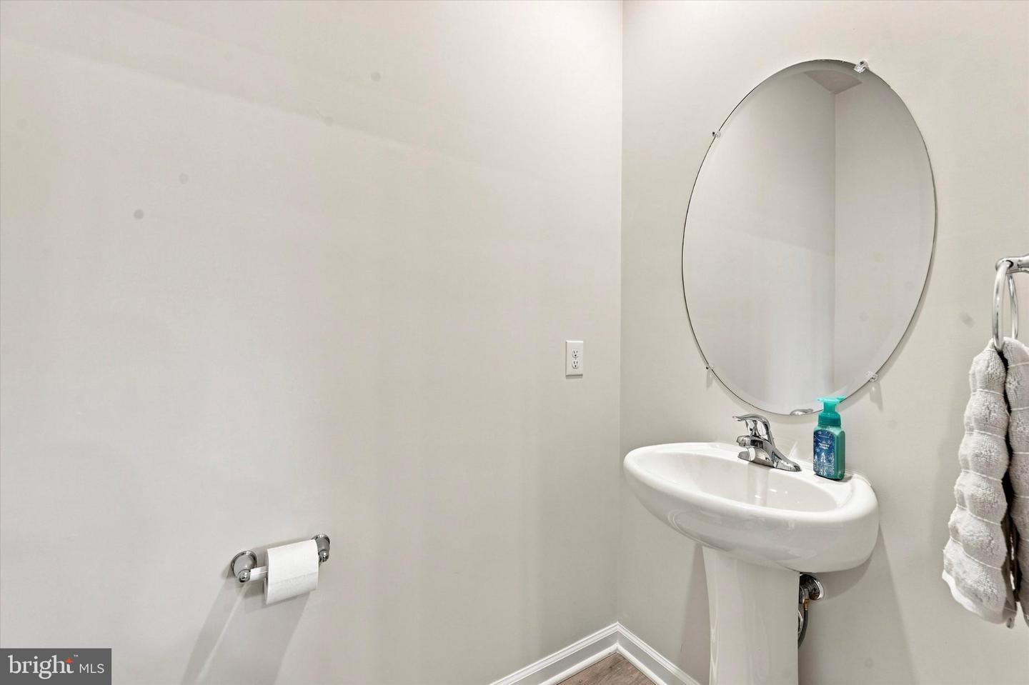 121 Tudor St Property Photo 11