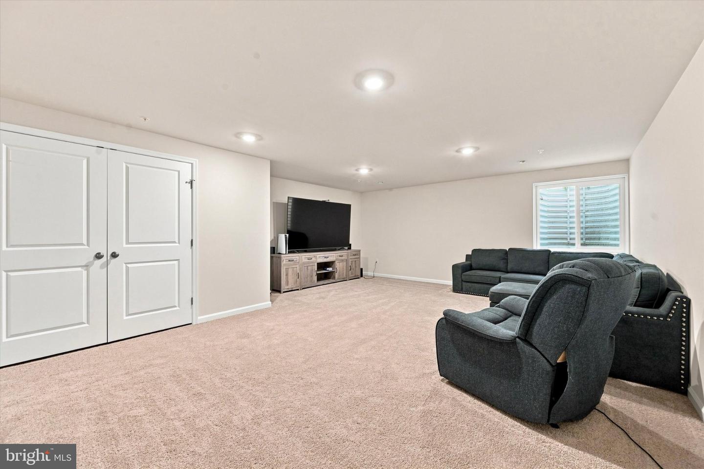 121 Tudor St Property Photo 19