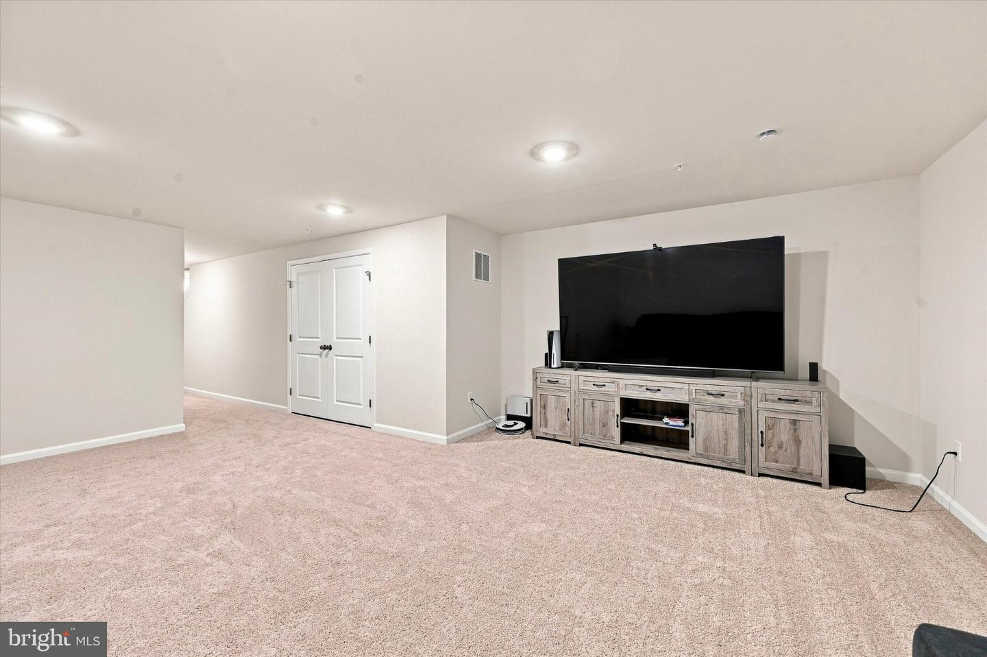 121 Tudor St Property Photo 21