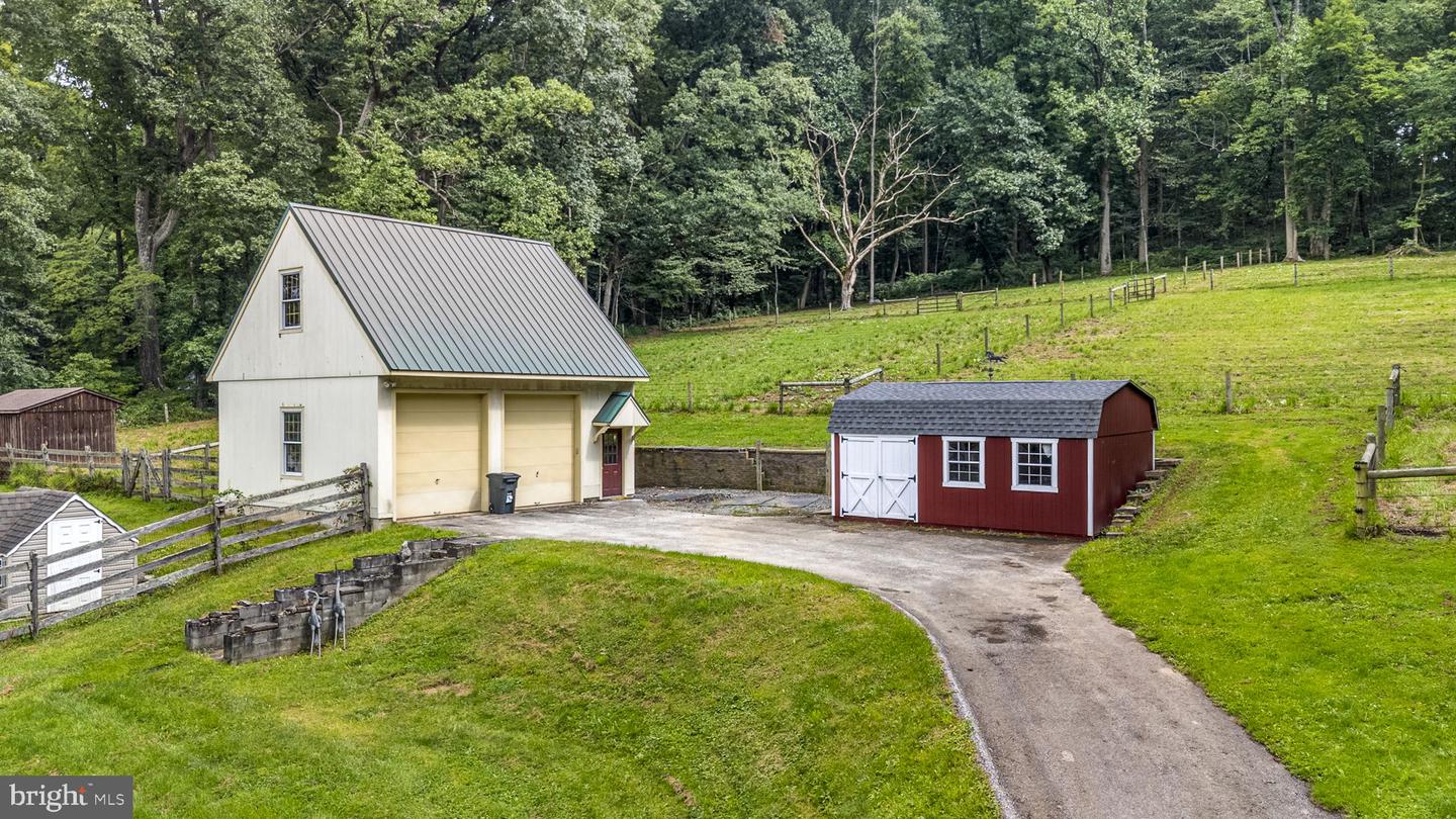1272 Hollow Rd Property Photo 8