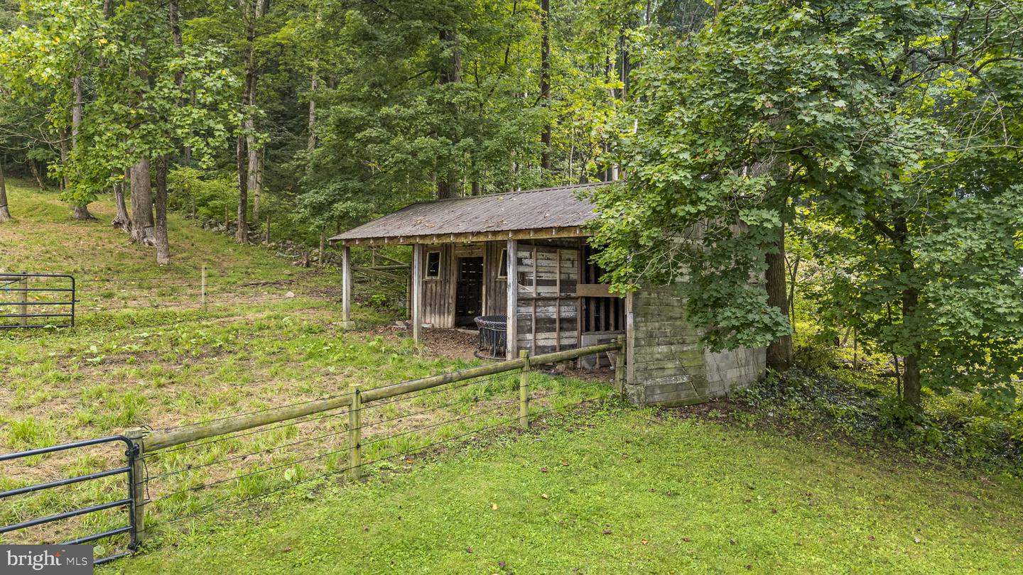 1272 Hollow Rd Property Photo 11