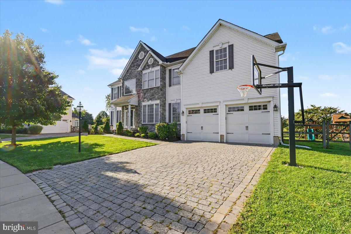 410 Thistle Dr Property Photo 3